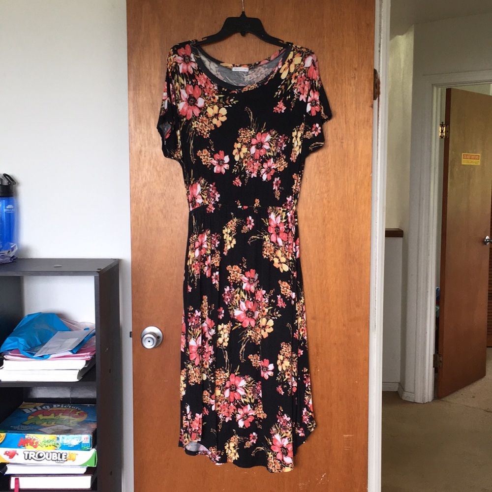 Black floral dress M